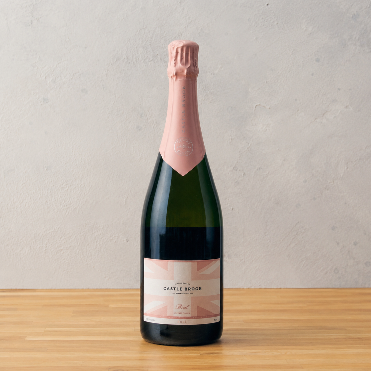 English sparkling rosé wine bottle for sparkling wine gift hamper
